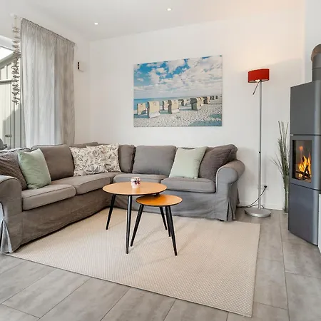 Semesterbostad Strandhaus Goldfasan Haus A *